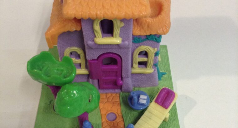 Pollypocket giraffe house