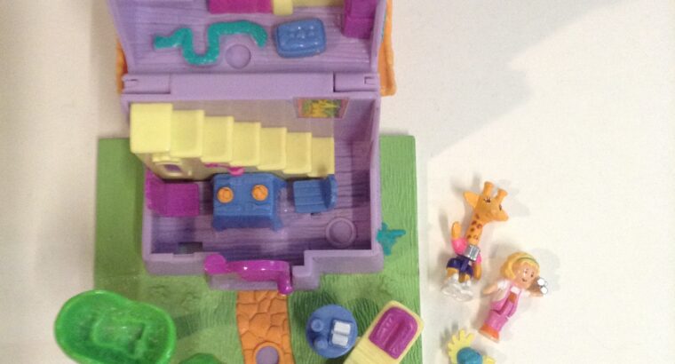 Pollypocket giraffe house