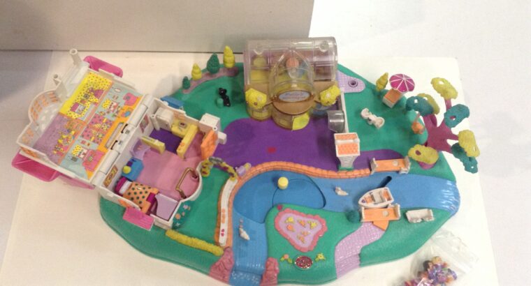 Pollypocket magical movin’ pollyville