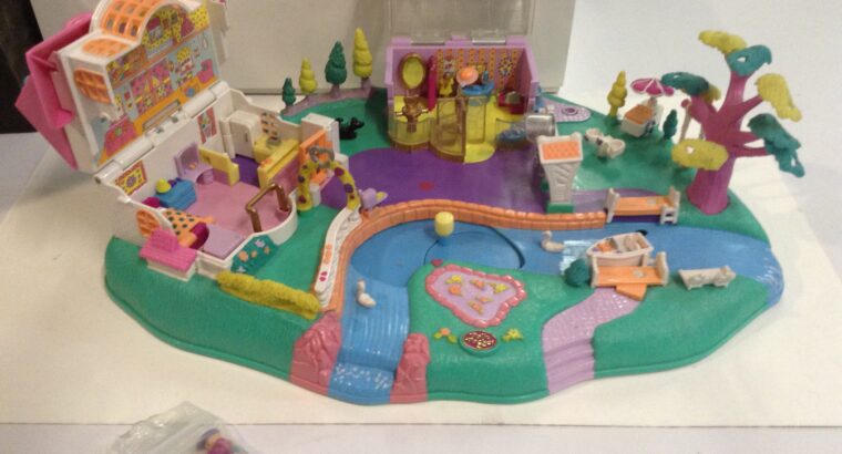 Pollypocket magical movin’ pollyville