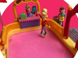 Polly Pocket Ice Skating Action Park – 1998