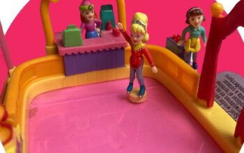 Polly Pocket Ice Skating Action Park – 1998