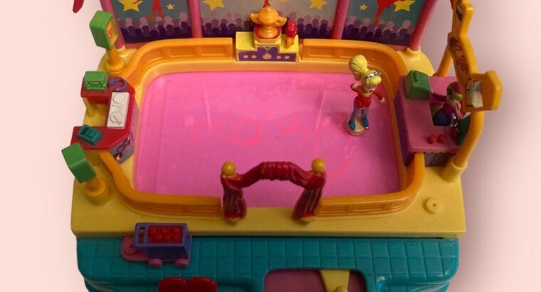 Polly Pocket Ice Skating Action Park – 1998